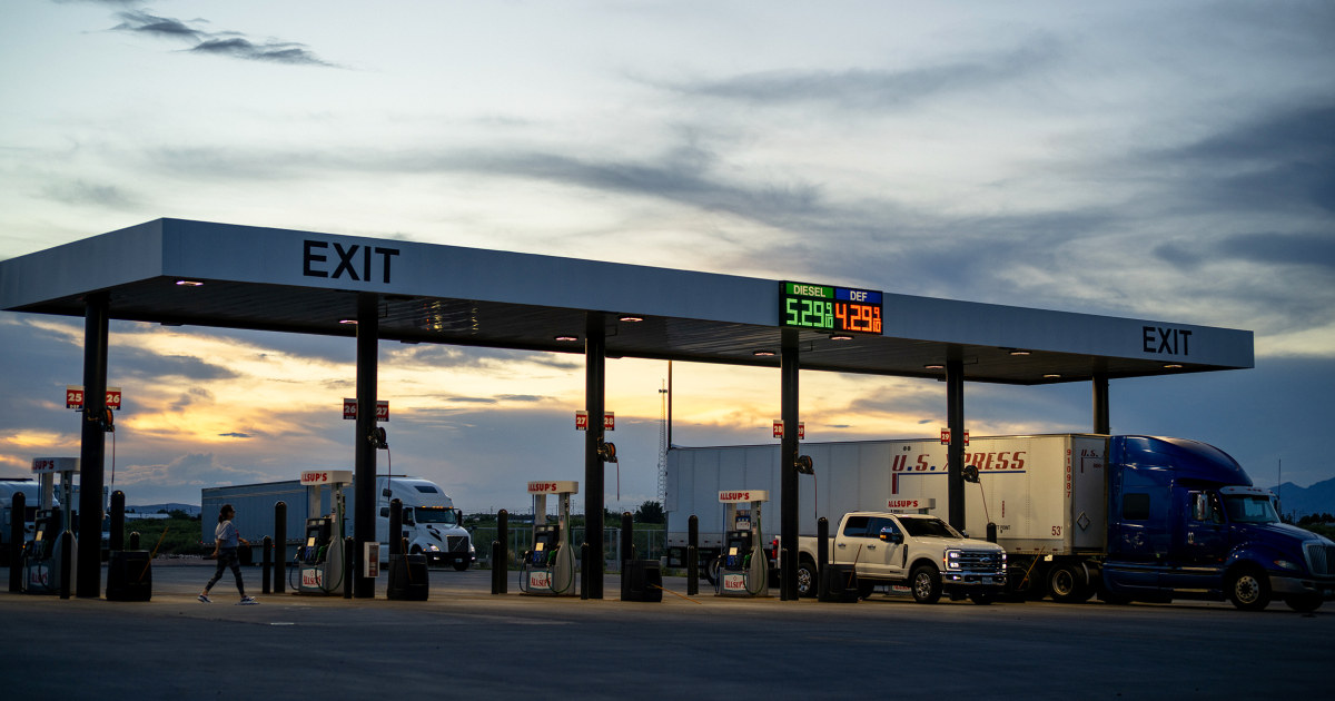 Vance Claims Low Oil Prices Are Top Priority in Iran Conflict Amid U.S. Threat of Increased Economic Pressure Vance Claims Low Oil Prices Are Top Priority in Iran Conflict Amid U.S. Threat of Increased Economic Pressure