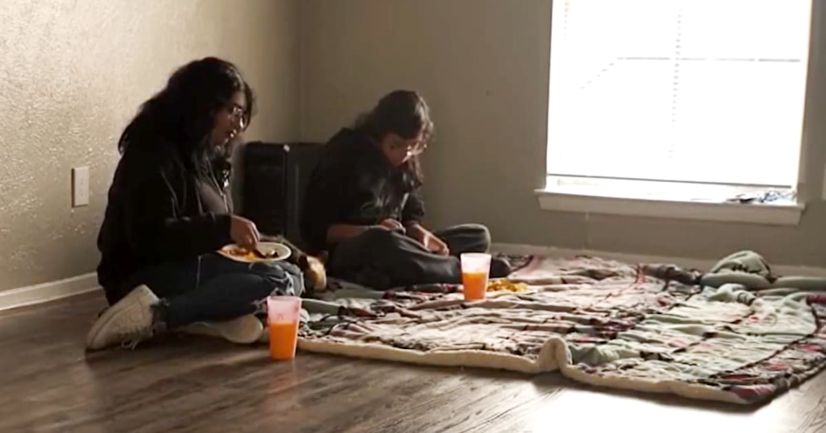 U.S. citizen teens left behind when ICE deported their parents