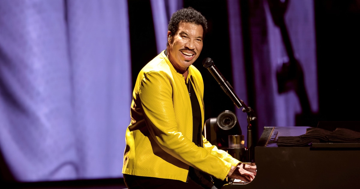 Lionel Richie underwent a heart procedure which could threaten an upcoming Las Vegas residency and other shows, a representative for Richie says.