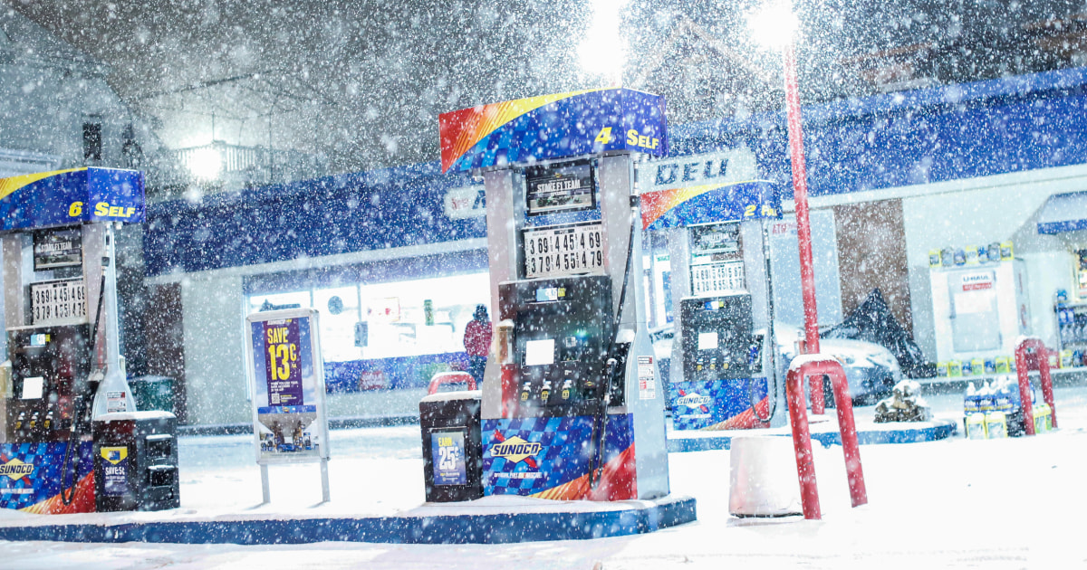 It’s shaping up to be an expensive winter. Consumers are facing a flurry of added costs in the coming months: ballooning home heating prices, skyrocketing airfares, higher gas prices and package delivery surcharges.