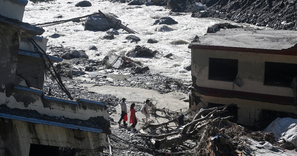 Nepal ends the search and rescue operation for those still missing after the devastating flood in August that killed at least 1,455 people, officials say.