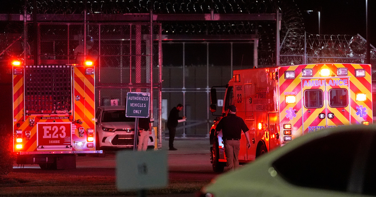 Tennessee fails to execute the lone woman on its death row, Christa Pike, as planned, after injecting her twice with a lethal drug. Attorneys for Pike say that she is being treated at a hospital, but they did not know her condition.