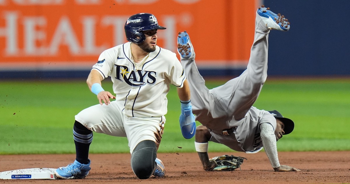 Yankees make 4 errors in sloppy loss to Rays, fall behind 2-0 in ALDS