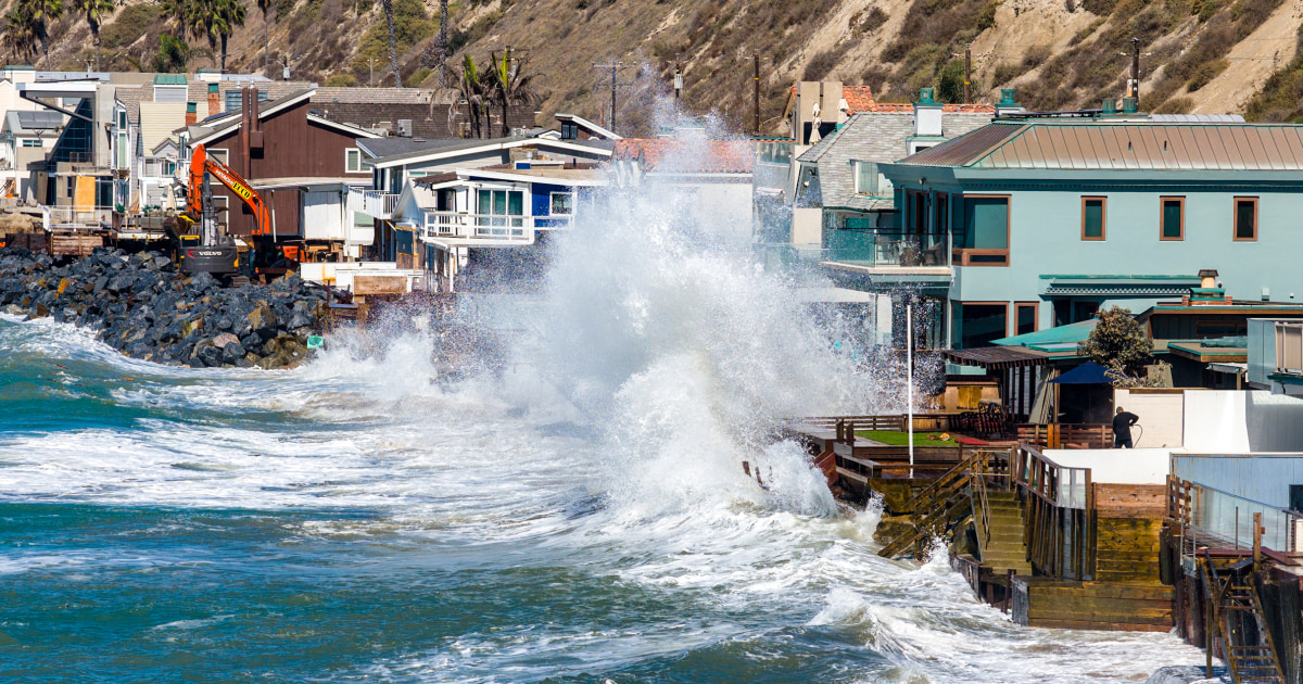 A ‘super’ El Niño sets an ocean temperature record as aid groups prepare for the worst