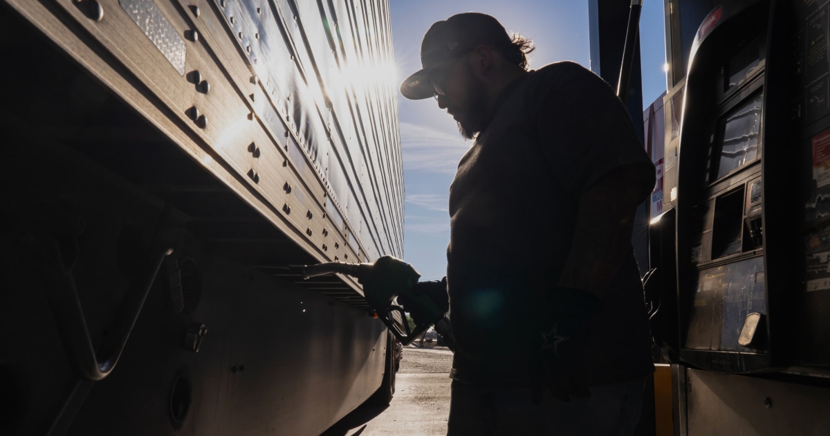 Fuel industry warns truck stops not to sell red dye diesel after Trump lifts restrictions
