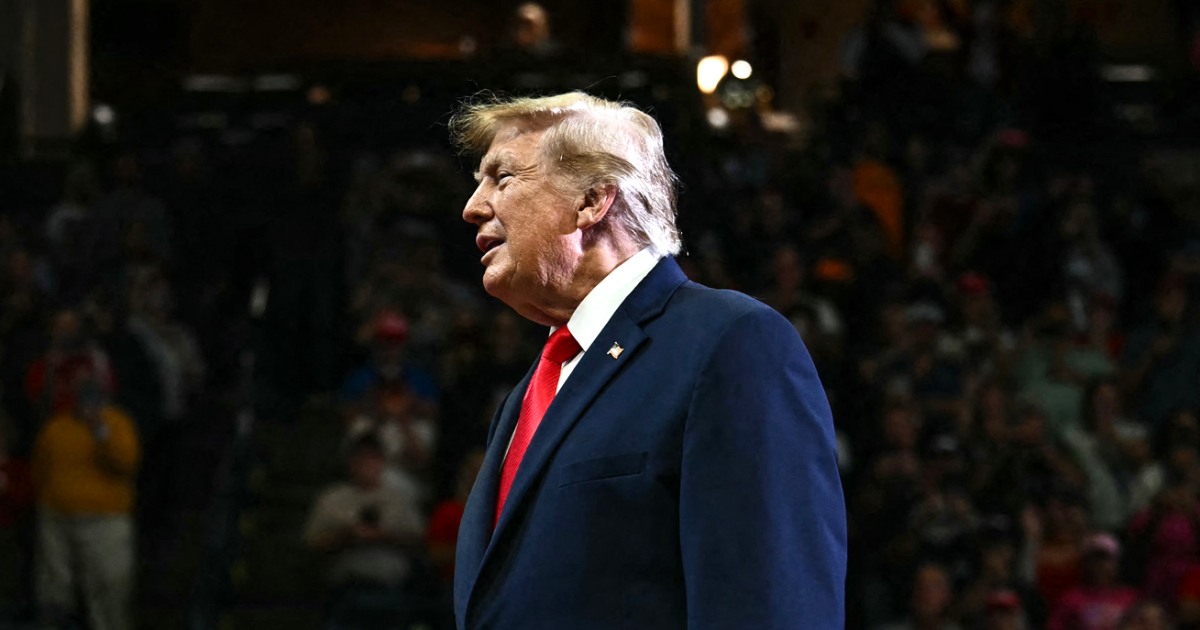 Trump Attacks Rep. Ilhan Omar And Senate Hopeful Abdul El-sayed At Ohio Rally - Beritaja