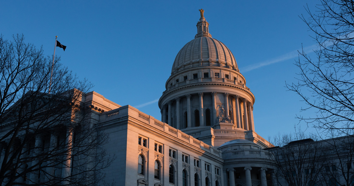 Democrats eye a ‘once in a generation’ opportunity to flip state legislative chambers
