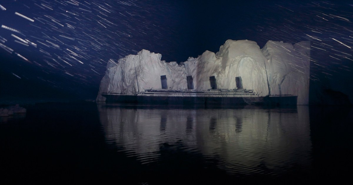 Light show projects image of Titanic onto giant iceberg