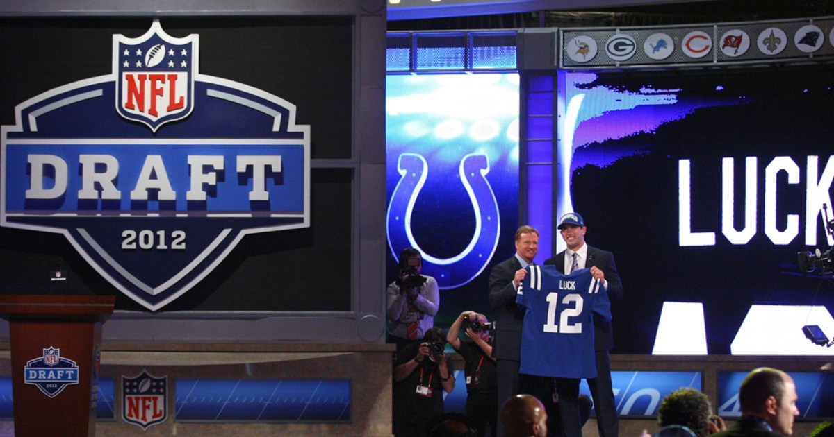 Colts take Stanford QB Andrew Luck to open draft