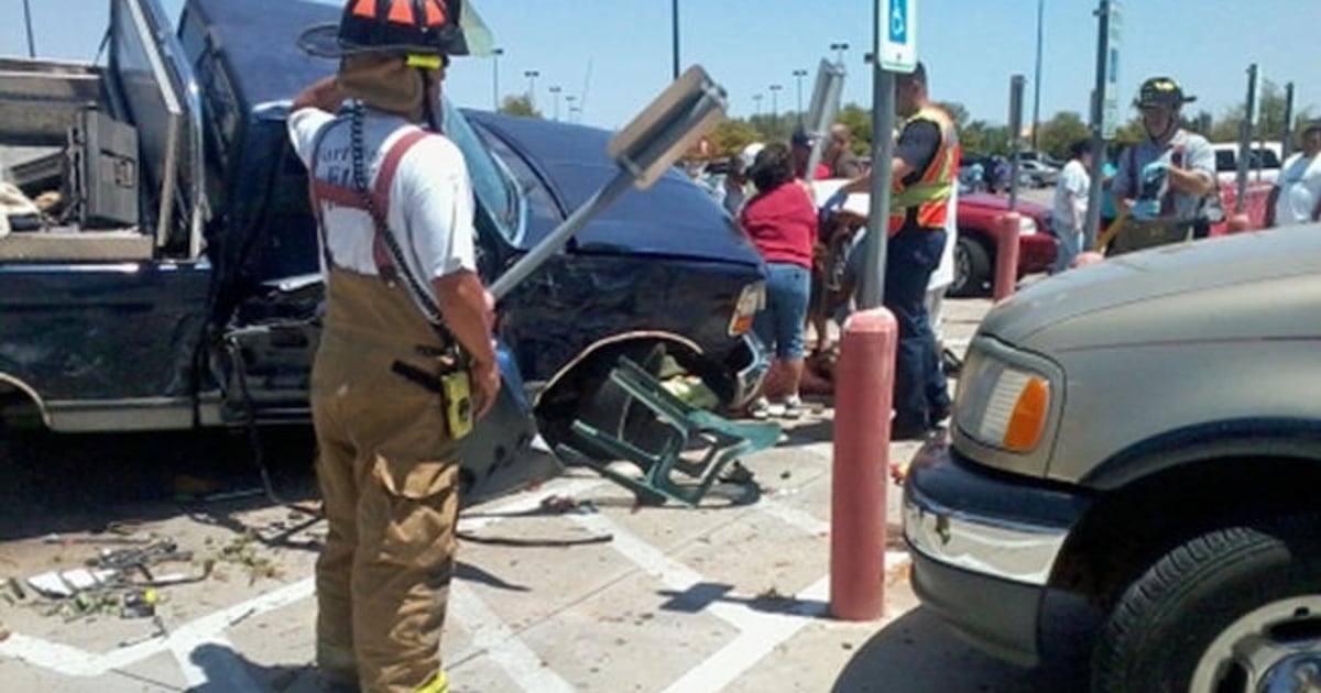 1 dead, 5 hurt as pickup hits people in store parking lot