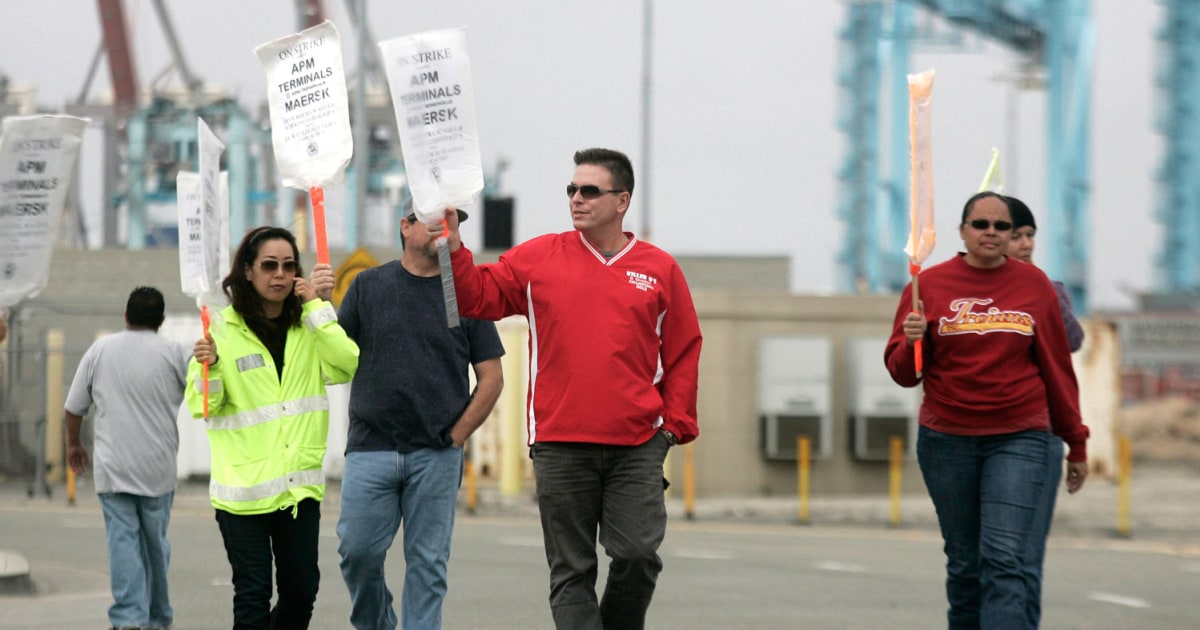 Clerical union strike idles LA ports