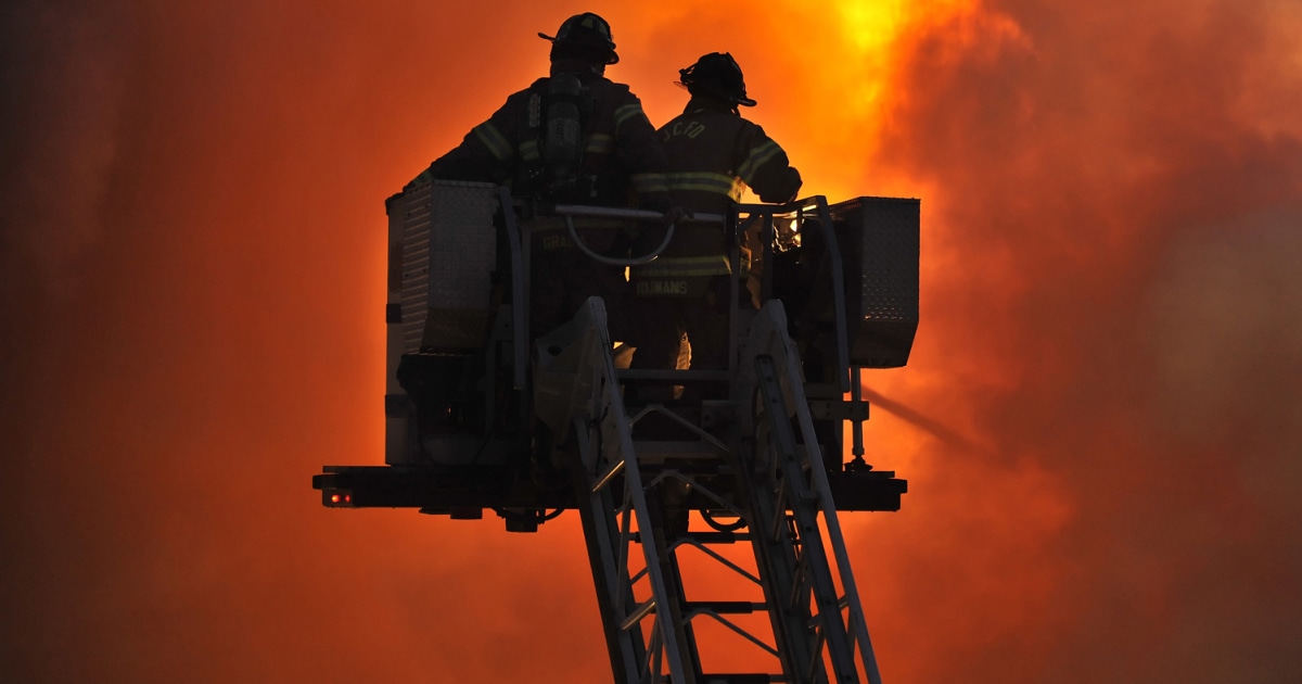 Large fire burns in Union City building