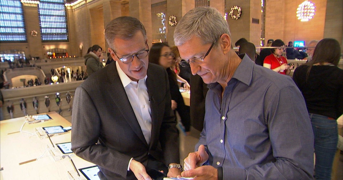 Apple CEO Tim Cook announces plans to manufacture Mac computers in USA