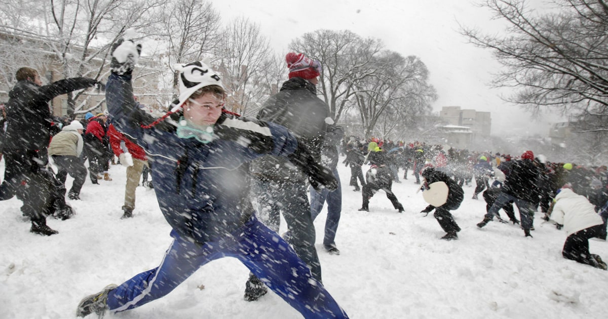 Snowstorm Prompts State Of Emergency In Wisconsin