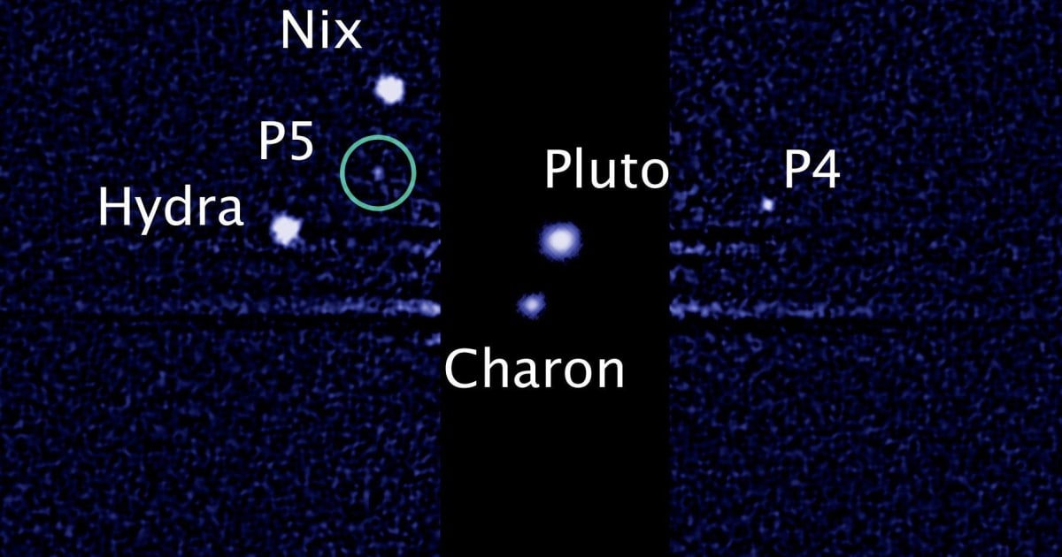 Плутон имя. Спутники Плутона. Все спутники Плутона. Плутон Хаббл. Плутон и его спутники.