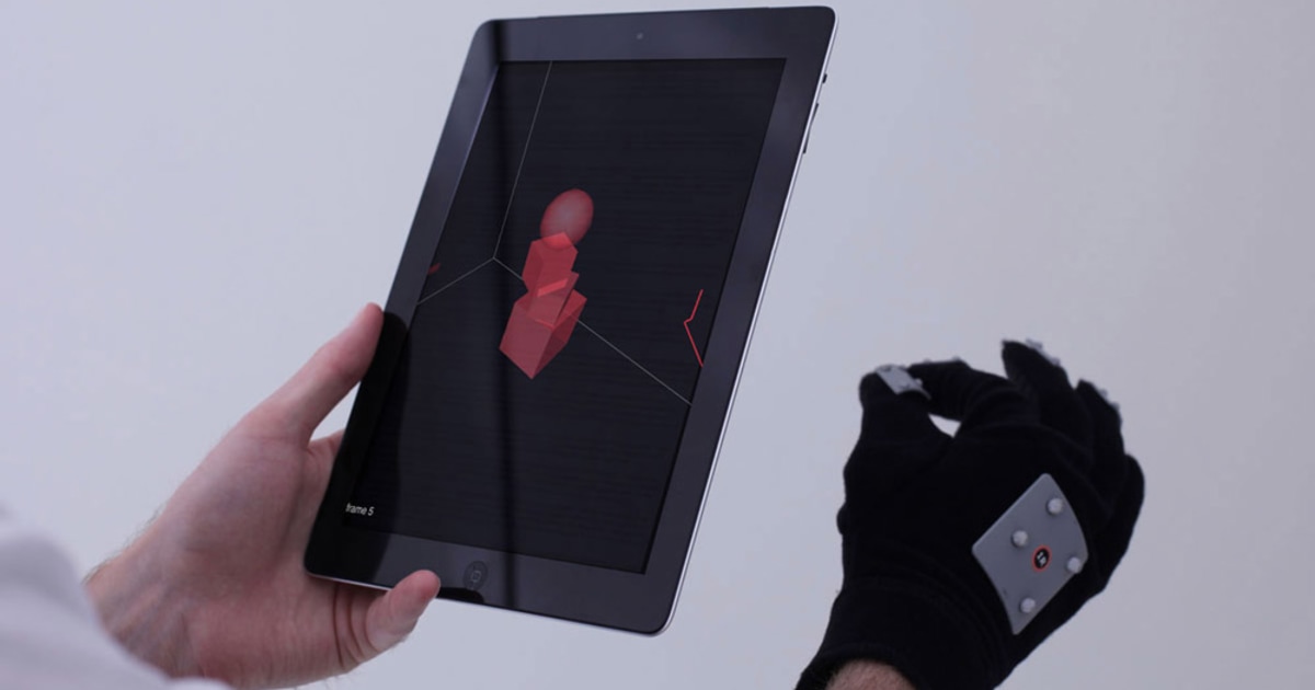 Mit Glove Lets Wearers Move Virtual Objects