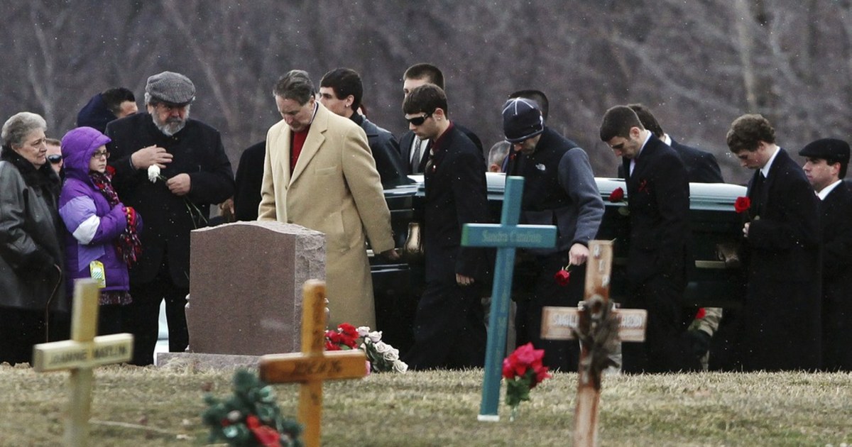 Hundreds honor Daniel Parmertor, student killed in Ohio shooting