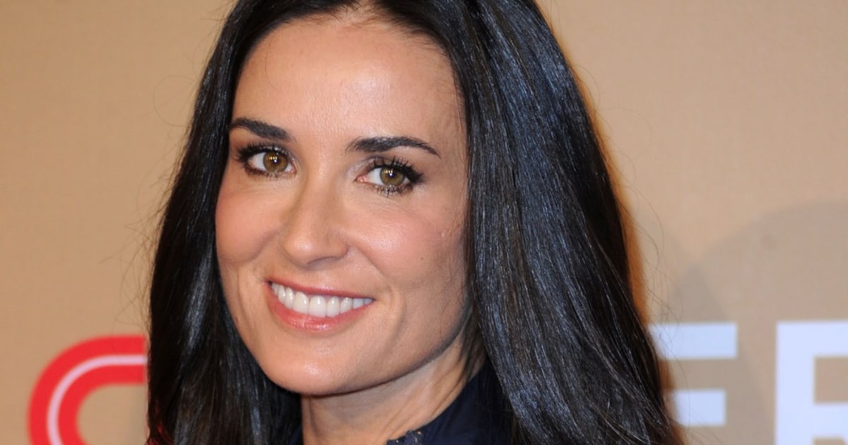 Demi Moore returns to work, signs on as one of the 'Very Good Girls'