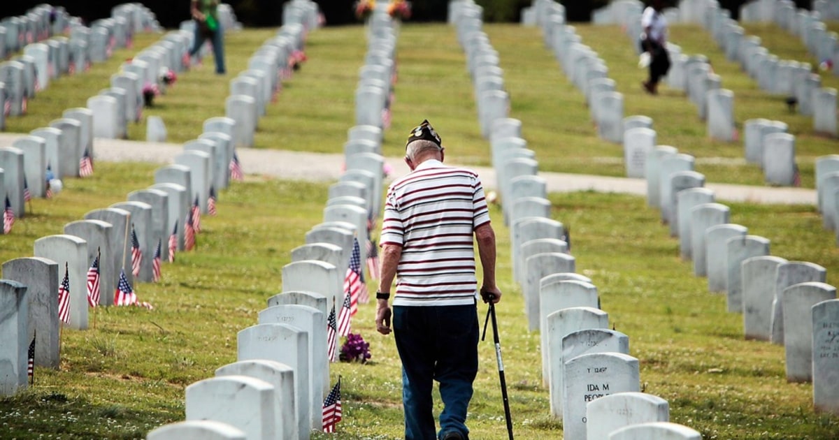 Slideshow Memorial Day observed around the U.S.