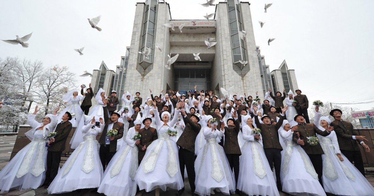 Thirty-five Kyrgyz couples say "I do" in mass wedding