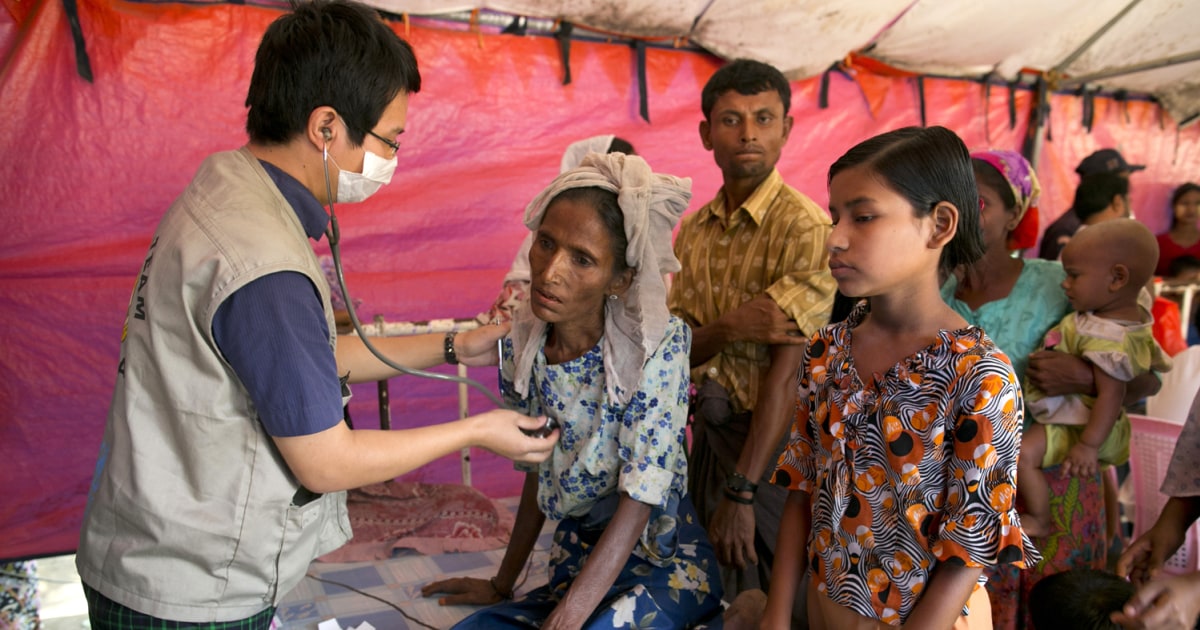 Rohingyas crowd IDP camps in Myanmar after sectarian violence