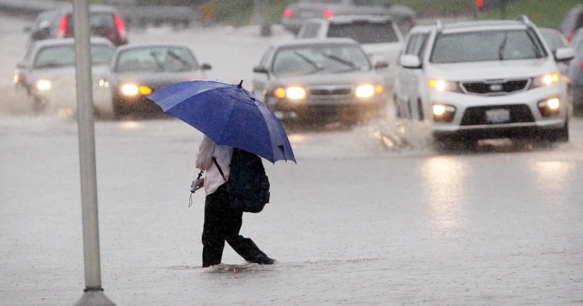 Deadly storms hit Midwest