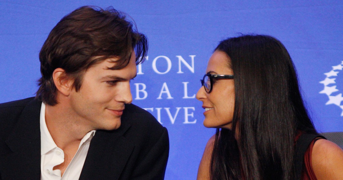 Ashton and Demi tweet face to face