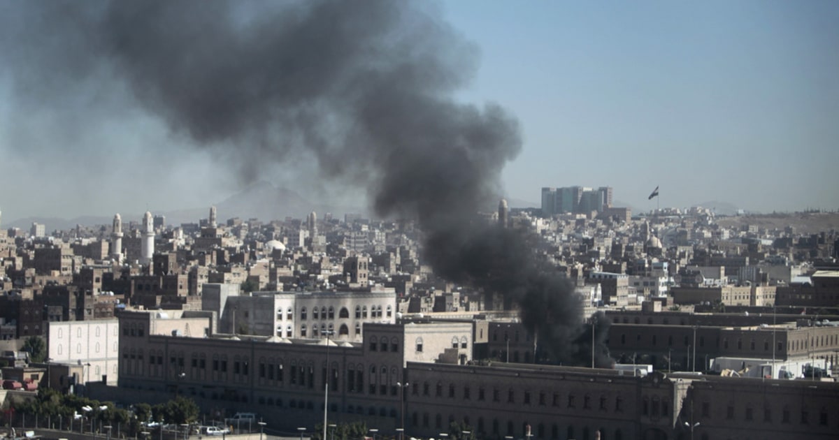 At least 20 dead after militants attack Yemen defense minstry, sources