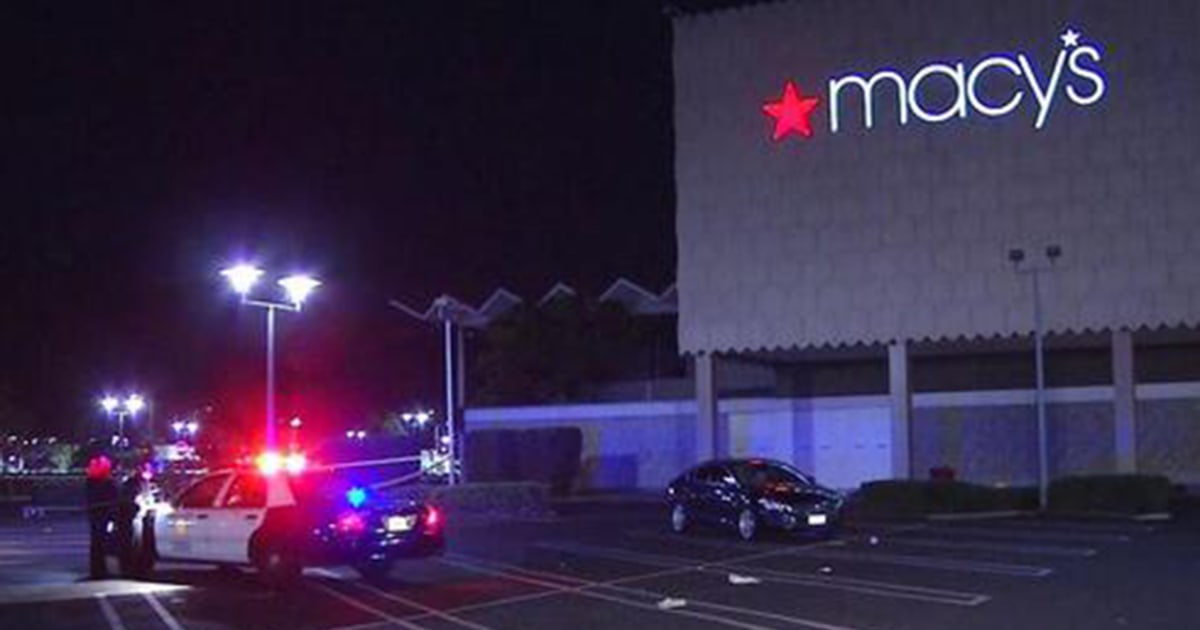 One dead, one critically injured in shooting outside San Diego mall