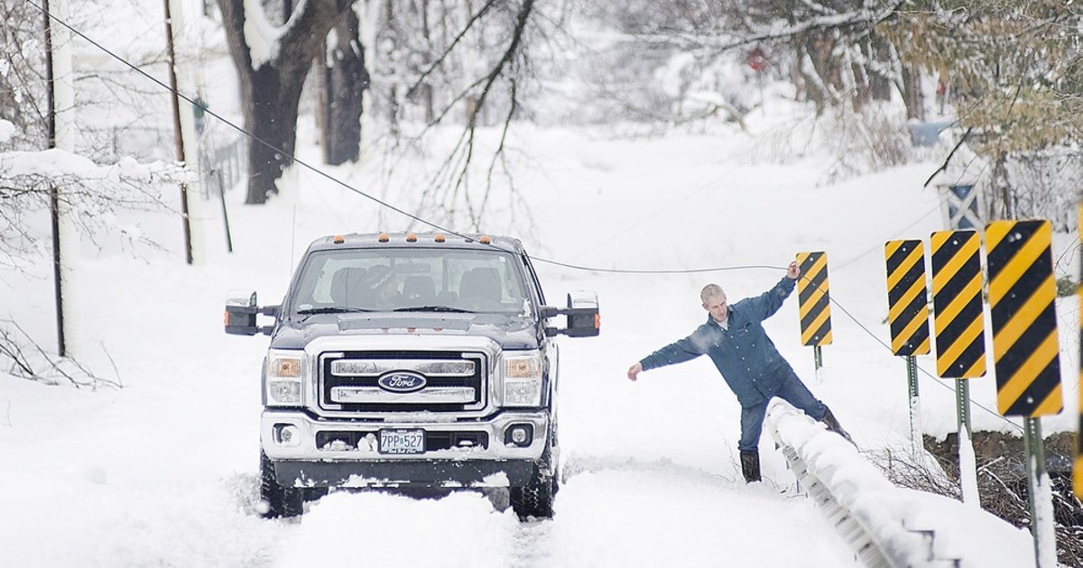 Winter storm drops snow from Missouri to Maine