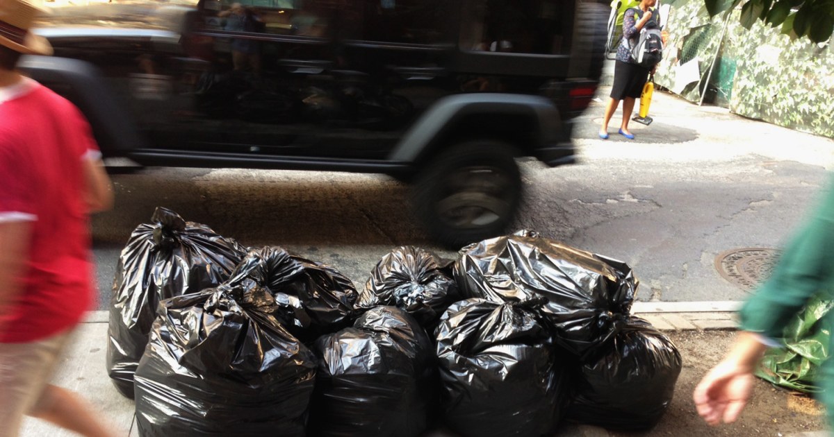 Ooooh, that smell! Odors rise with the temperature