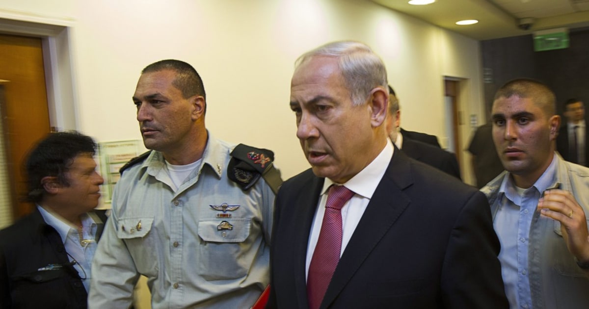 Israel OK's prisoner release to clear way for peace talks