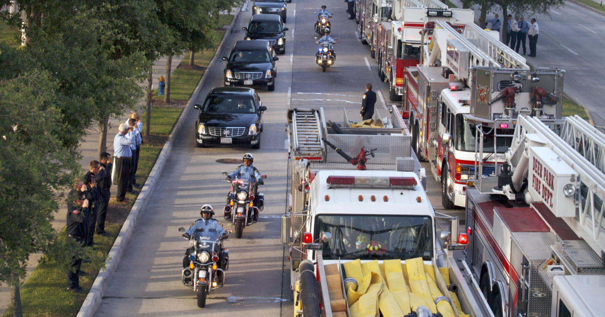 Thousands gather to honor fallen Texas firefighters