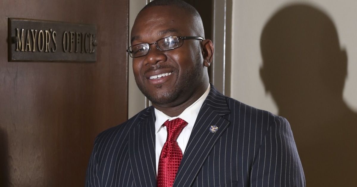 Mayoral candidate's death shocks Mississippi town