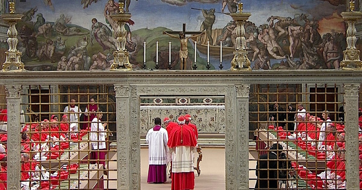 Cardinals Begin Papal Conclave In Sistine Chapel