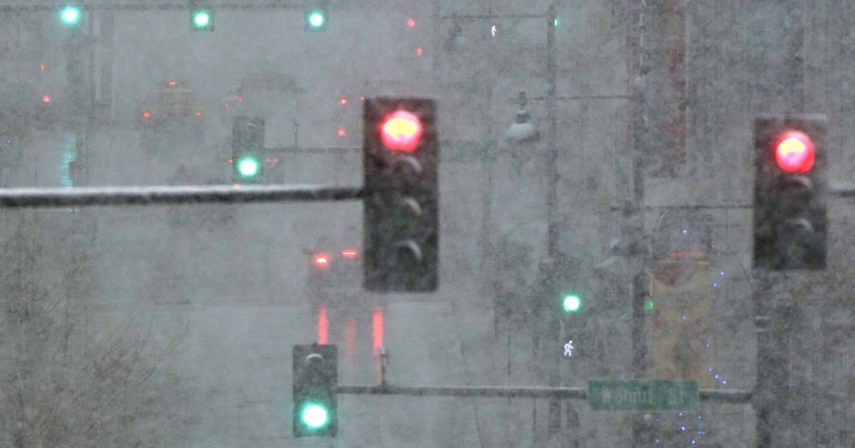 Midwest sees spring transform into winter weather