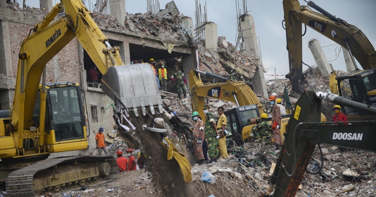 Heavy machinery brought in on search for bodies of victims in ...