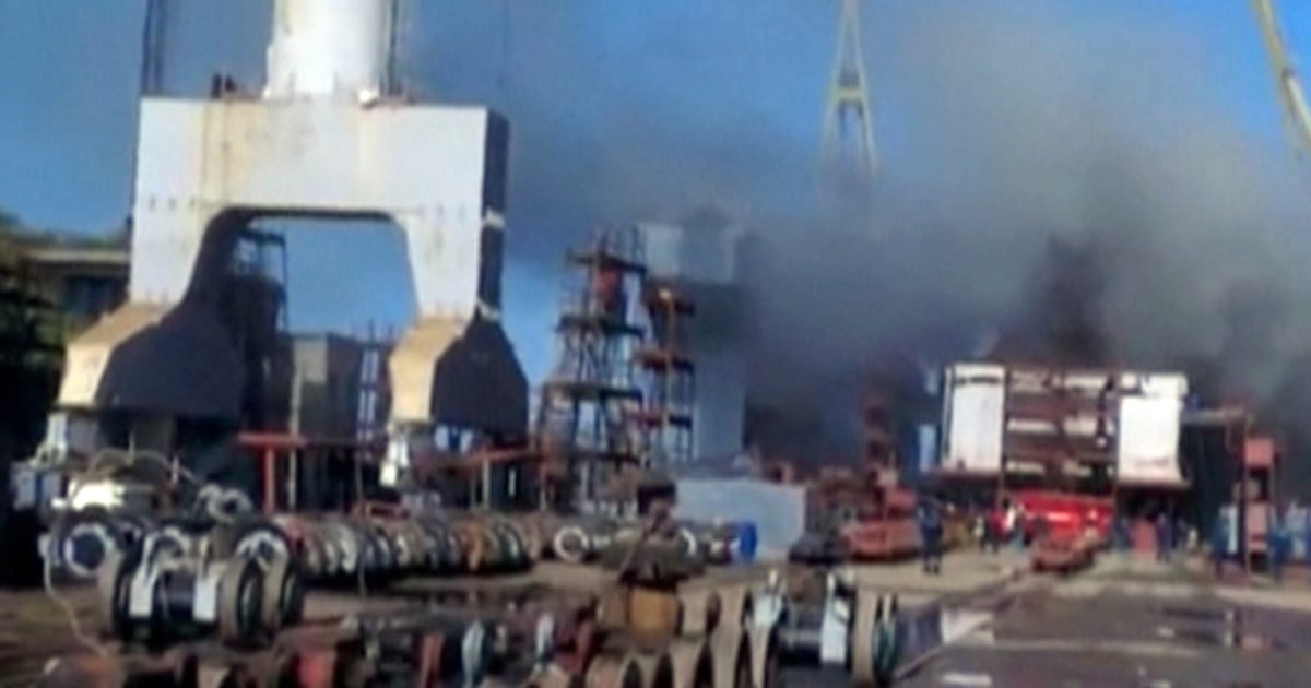 Russian Sub Explosion Blaze on Russian sub sends 15 to hospital
