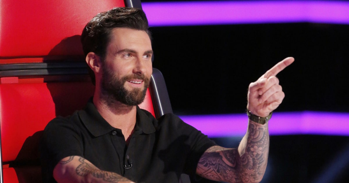 'The Voice' contestant hits on coach Adam Levine