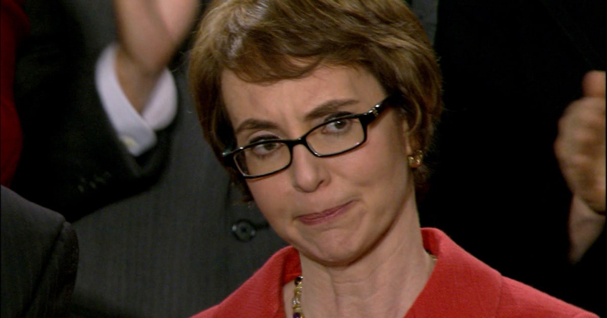 Gabby Giffords: Skydive is my way of sasadying ‘I’m alive’