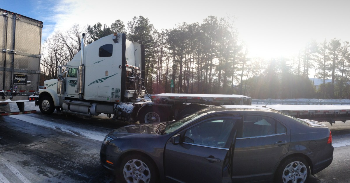 Chipper Jones rescues ex-teammate Freddie Freeman in Atlanta snowstorm  (kind of)