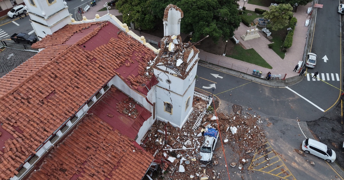 巴拿马 terremoto 的 Los Damificados en refugios por temps a las 复制品