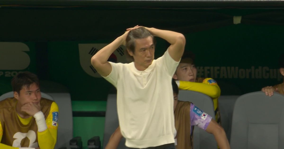 Así reaccionó Hong Myung-bo al gol de México ante Corea del Sur
