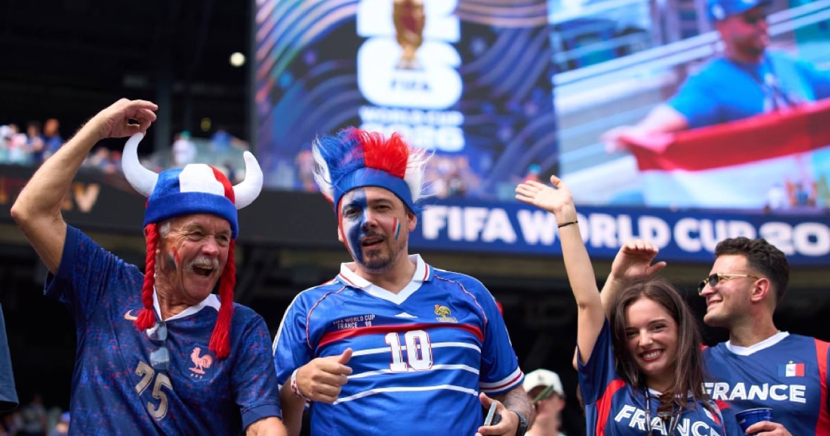 ¡fiesta En New York! Los Aficionados Franceses Se Entregan En Emoción Y Se Acercan A Los 8vos - Beritaja
