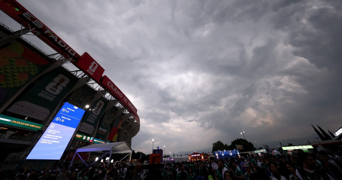 Lluvia Y Tensión Retrasan El México Vs. Ecuador | Enlace Mundial - Beritaja