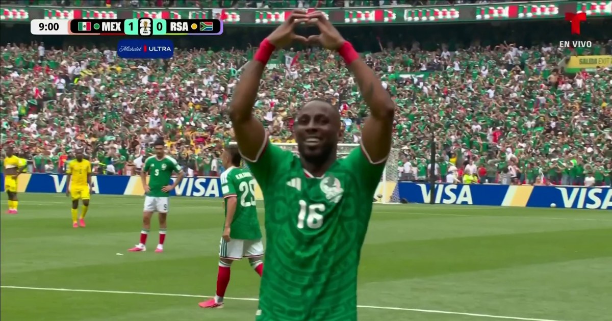 Juli&aacute;n Qui&ntilde;ones anota el primer gol del Mundial para M&eacute;xico