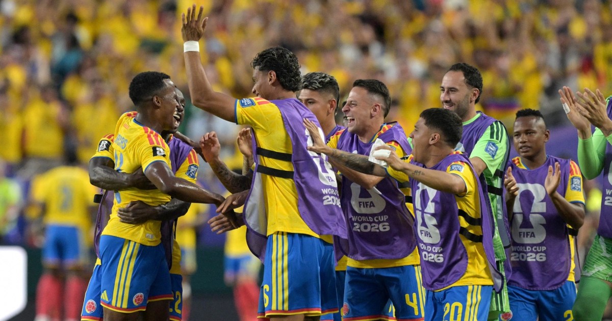 Abrazo Total En El Banquillo Colombiano Tras Abrir El Marcador - Beritaja