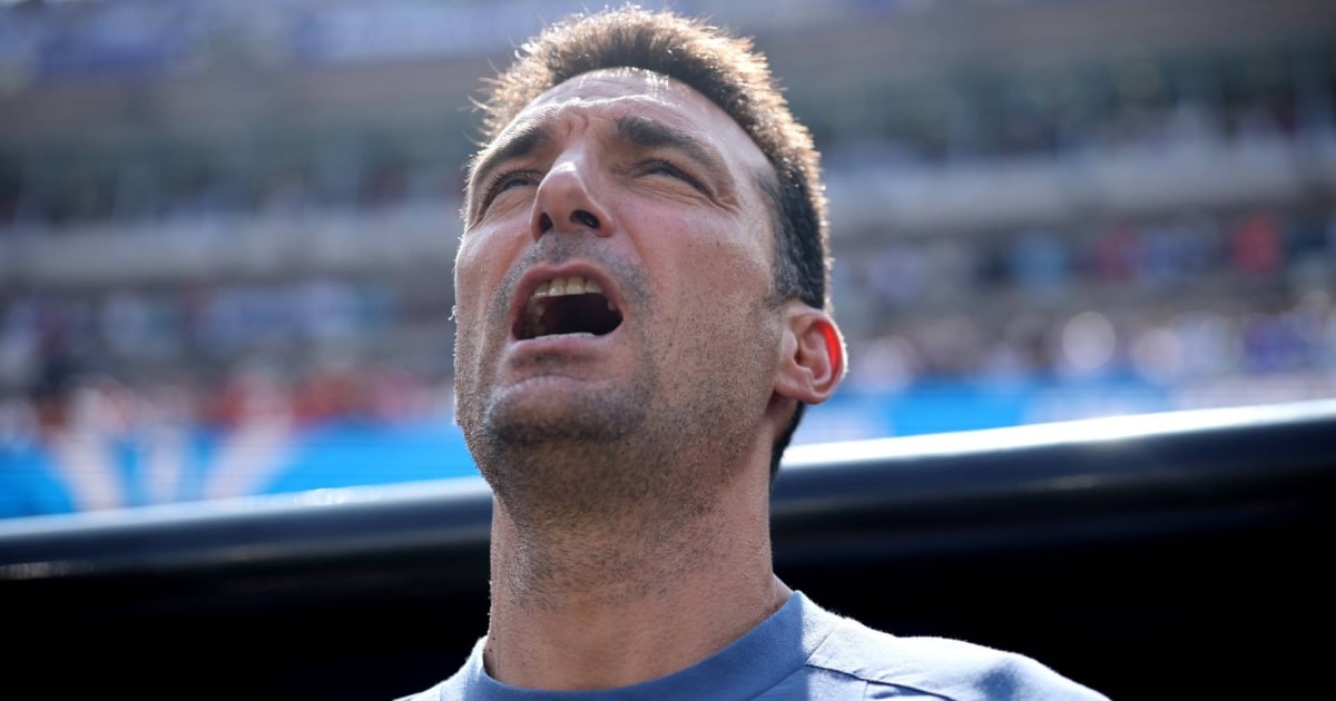 así entonó Scaloni el Himno de Argentina en la Final del Mundial ante España