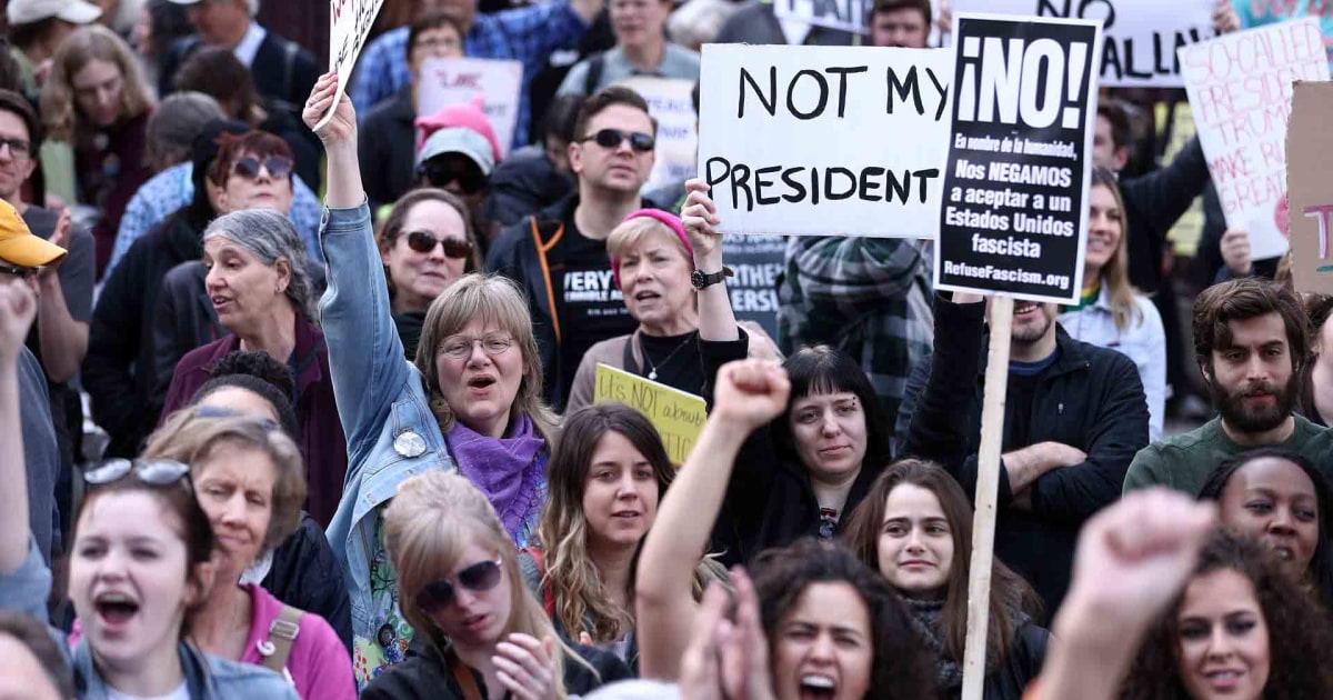Miles de personas salen a las calles para gritar Trump “No es mi ...