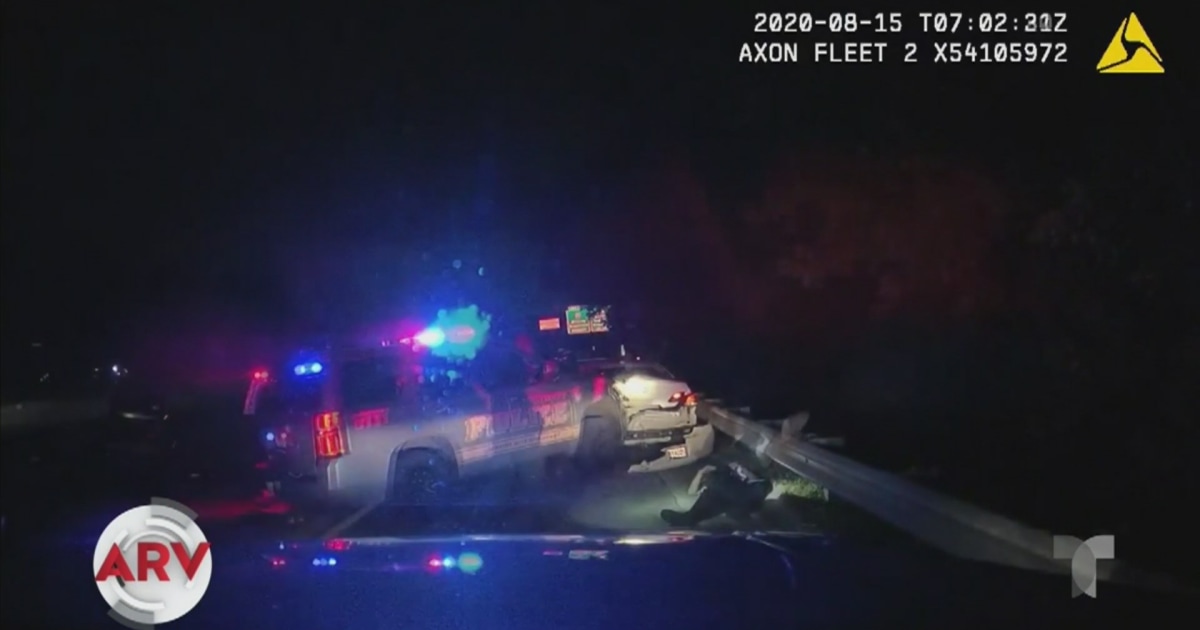 Conductor presuntamente ebrio choca contra una patrulla y arrolla a un ...